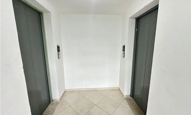SE ARRIENDA APARTAMENTO EN AVENIDA CENTENARIO NORTE