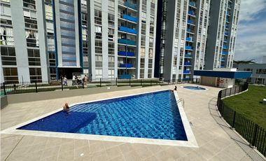 SE ARRIENDA APARTAMENTO EN AVENIDA CENTENARIO NORTE
