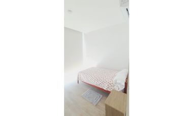 Renta dpto de 2 habitaciones Urb. PortoManta sector sur vía san Mateo.