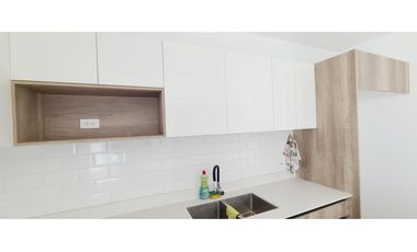 Renta dpto de 2 habitaciones Urb. PortoManta sector sur vía san Mateo.