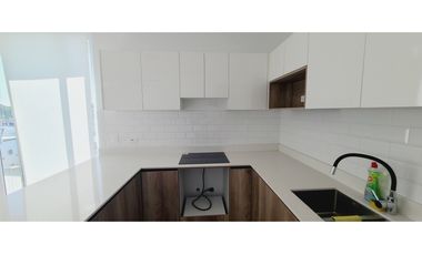 Renta dpto de 2 habitaciones Urb. PortoManta sector sur vía san Mateo.
