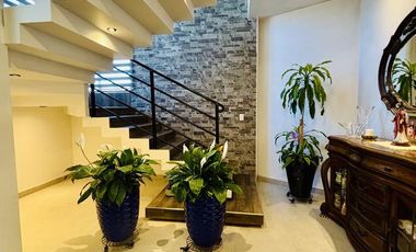 Residencia en Venta Fracc. Rincón de los Encinos Saltillo