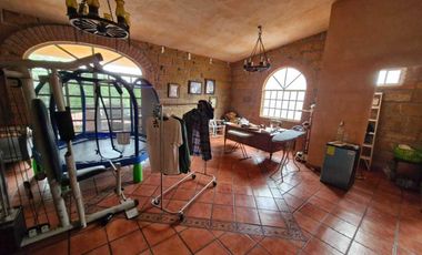 HERMOSA CASA ESTILO HACIENDA, EN PORTAL DEL NORTE
