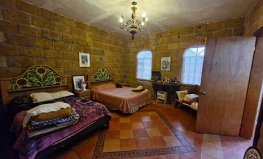 HERMOSA CASA ESTILO HACIENDA, EN PORTAL DEL NORTE