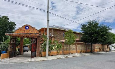 HERMOSA CASA ESTILO HACIENDA, EN PORTAL DEL NORTE