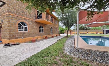 HERMOSA CASA ESTILO HACIENDA, EN PORTAL DEL NORTE