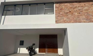 Hermosa Casa en Renta