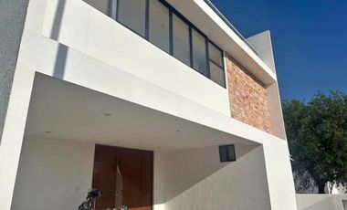 Hermosa Casa en Renta