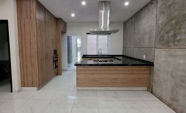 Venta de Casa de 1 planta, 3 Recámaras al Norte de Villa de Álvarez