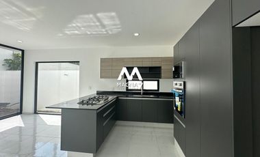 CASA EN RENTA EN PARQUES VALLARTA