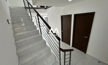 CASA EN RENTA EN PARQUES VALLARTA