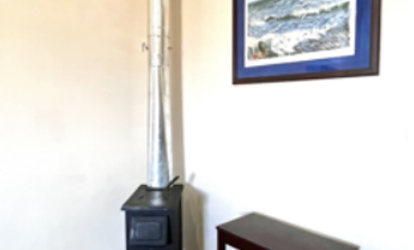 Subleasing Rental Option Available on Airbnb and Booking Just Minutes South of R