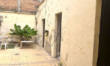 CASA EN VENTA EN AV.  HIDALGO EN LA COL. AMERICANA CON PROYECTO HOSTAL BOUTIQUE