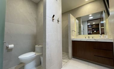 CASA EN VENTA DENTRO DE FRACCIONAMIENTO RESERVA REAL VALLE REAL ZAPOPAN