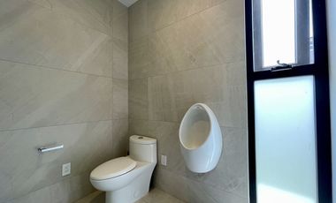 CASA EN VENTA DENTRO DE FRACCIONAMIENTO RESERVA REAL VALLE REAL ZAPOPAN