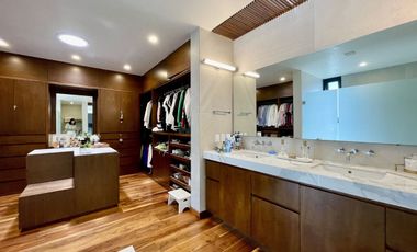 CASA EN VENTA DENTRO DE FRACCIONAMIENTO RESERVA REAL VALLE REAL ZAPOPAN