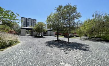 CASA EN VENTA DENTRO DE FRACCIONAMIENTO RESERVA REAL VALLE REAL ZAPOPAN