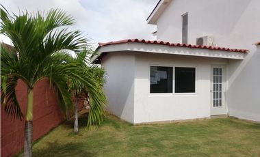 Venta de Casa Marsella Esquinera con CBE Quintas de Versalles