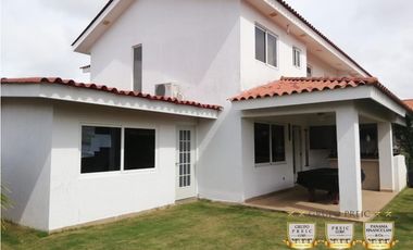 Venta de Casa Marsella Esquinera con CBE Quintas de Versalles