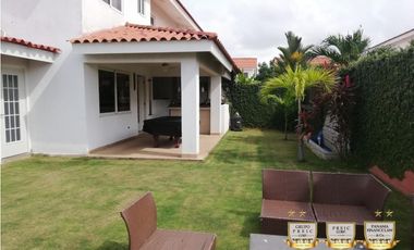 Venta de Casa Marsella Esquinera con CBE Quintas de Versalles