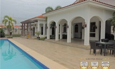 Venta de Casa Marsella Esquinera con CBE Quintas de Versalles