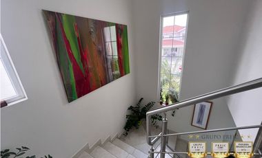 Venta de Casa Marsella Plus  Esquinera en Reserva de Versalles