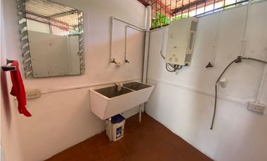 LAS CUMBRES / 790M2 /  PISCINA / TERRAZA / 4 HABITACIONES