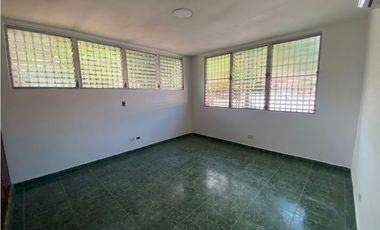 LAS CUMBRES / 790M2 /  PISCINA / TERRAZA / 4 HABITACIONES