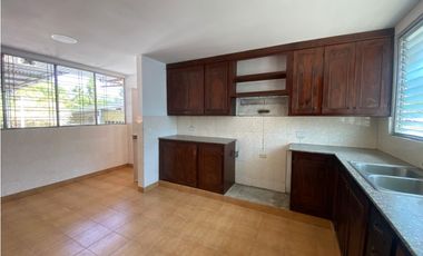 LAS CUMBRES / 790M2 /  PISCINA / TERRAZA / 4 HABITACIONES