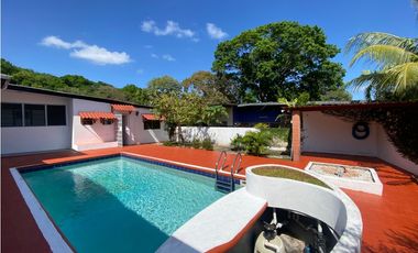 LAS CUMBRES / 790M2 /  PISCINA / TERRAZA / 4 HABITACIONES