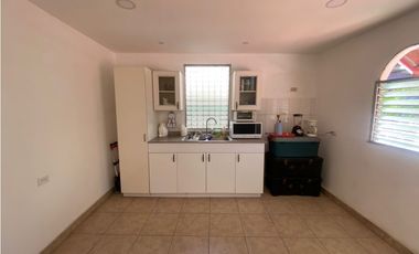 LAS CUMBRES / 790M2 /  PISCINA / TERRAZA / 4 HABITACIONES