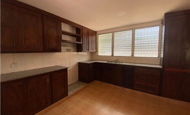 LAS CUMBRES / 790M2 /  PISCINA / TERRAZA / 4 HABITACIONES