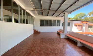 LAS CUMBRES / 790M2 /  PISCINA / TERRAZA / 4 HABITACIONES