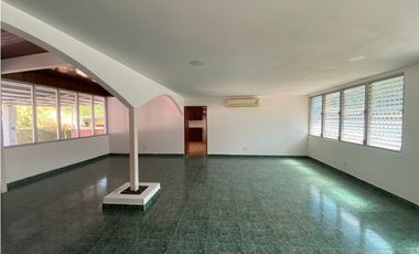 LAS CUMBRES / 790M2 /  PISCINA / TERRAZA / 4 HABITACIONES