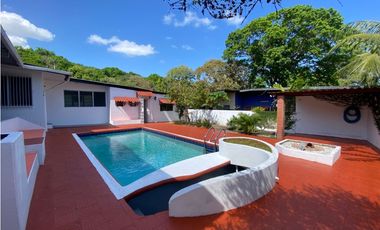 LAS CUMBRES / 790M2 /  PISCINA / TERRAZA / 4 HABITACIONES