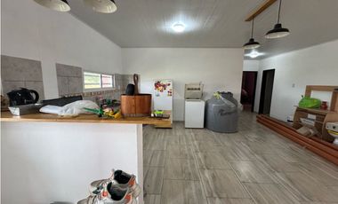 Vendo Casa en Lote de 3 Has en Herrera, Entre Ríos.