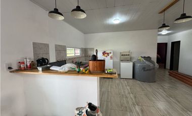 Vendo Casa en Lote de 3 Has en Herrera, Entre Ríos.