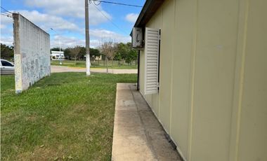 Vendo Casa en Frente a la Plaza de Pronunciamiento, Entre Ríos.