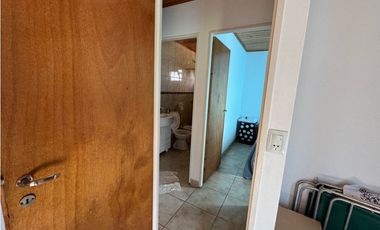 Vendo Casa en Frente a la Plaza de Pronunciamiento, Entre Ríos.