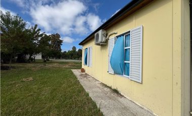 Vendo Casa en Frente a la Plaza de Pronunciamiento, Entre Ríos.