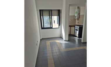 Rioja 600 1 dorm, coc separ, estar comedor, baño te:0351521----