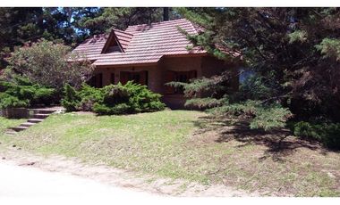CHALET EN EXCELENTE UBICACION