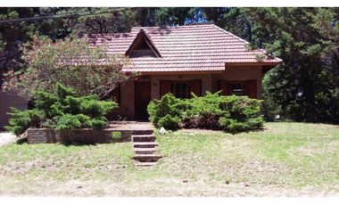 CHALET EN EXCELENTE UBICACION