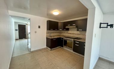RENTO casa pequeña,con ámplia terraza, enfrente de Mundo E,  Viveros de la Loma,