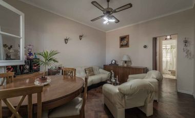 Casa 4 amb lote propio con jardin, fondo y pileta