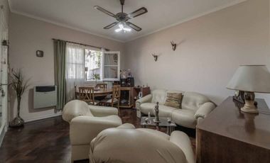 Casa 4 amb lote propio con jardin, fondo y pileta