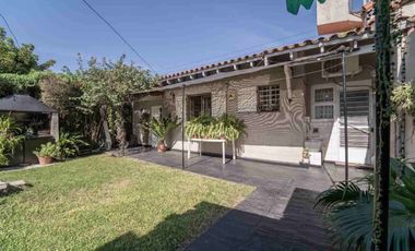 Casa 4 amb lote propio con jardin, fondo y pileta
