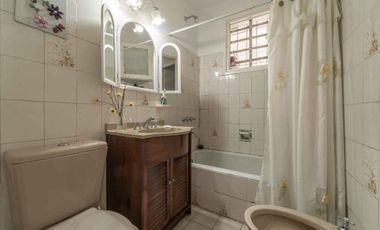 Casa 4 amb lote propio con jardin, fondo y pileta