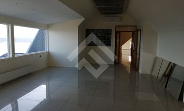 Local Comercial en Arriendo en a pasos de la Clínica Los Andes