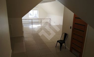 Local Comercial en Arriendo en a pasos de la Clínica Los Andes